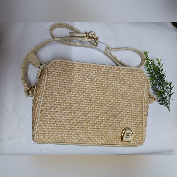 Etienne Aigner Cream and Gold Crossbody Bag with Woven Texture - Picture 2 of 4